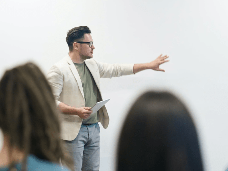 Learn how to give good&nbsp;presentations.